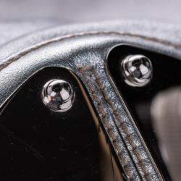 GUCCI Metallic Calfskin Large Indy Top Handle Hobo Silver - Picture 10 of 11